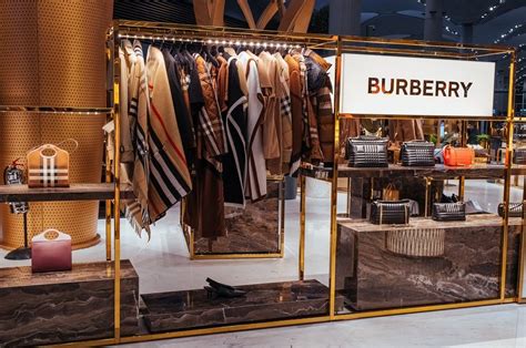 burberry italy store|Burberry official store website.